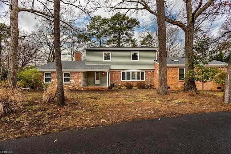 729 Wolfsnare Cres Virginia Beach, VA 23454