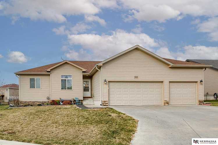 300 Orchard Place Hickman, NE 68372