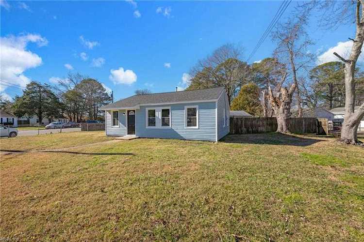 400 Cedar Dr Hampton, VA 23669 | MLS 10472779 Photo 1