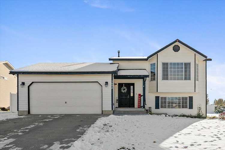 1002 N Christopher St Medical Lake, WA 99022