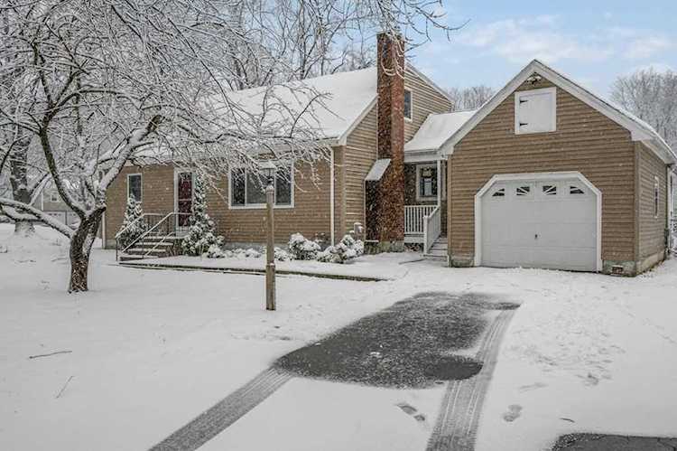 7 Juniper Brook Rd in Northborough, MA - Century 21 New England Photo 1