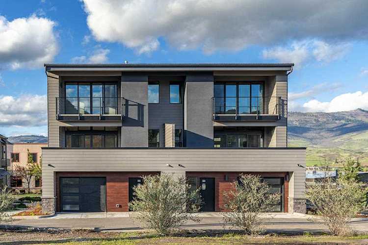 138 Clear Creek Dr Ashland, OR 97520
