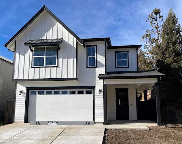 63231 NW Lavacrest St Bend, OR 97701 | MLS 220153724 Photo 1