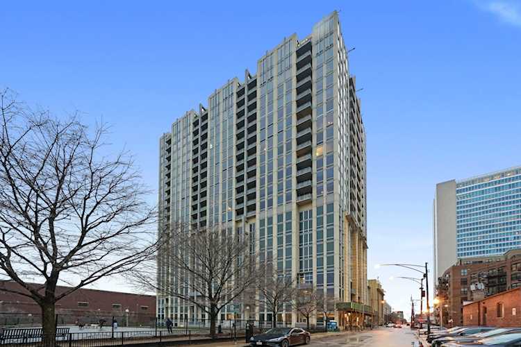 700 N Larrabee St #207 Chicago, IL 60654 | MLS 11708796 Photo 1
