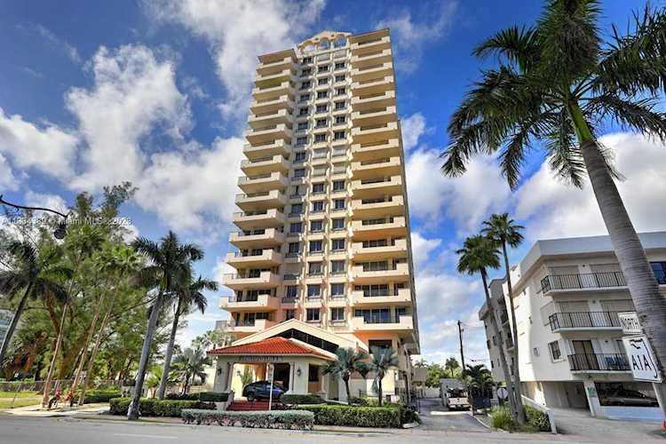 6422 Collins Ave #PH-1 Miami Beach, FL 33141