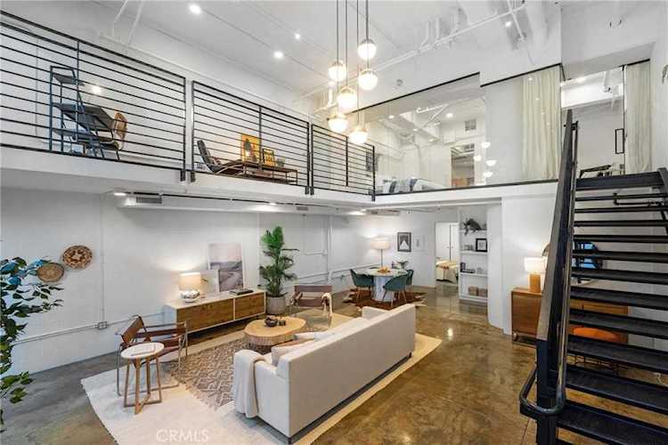 1130 S Flower St #127 Los Angeles, CA 90015 | MLS AR23012211 Photo 1
