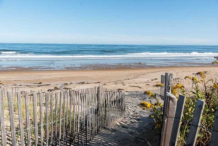 264 North End Boulevard #2 Salisbury, MA 01952