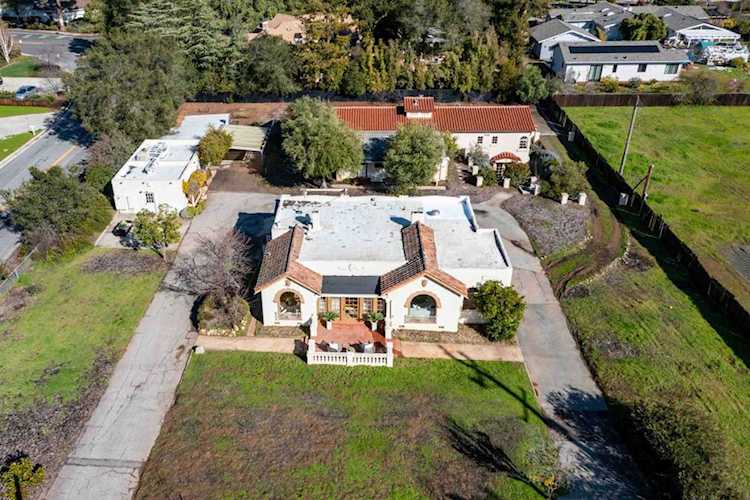 201 Fremont Avenue Los Altos, CA 94024