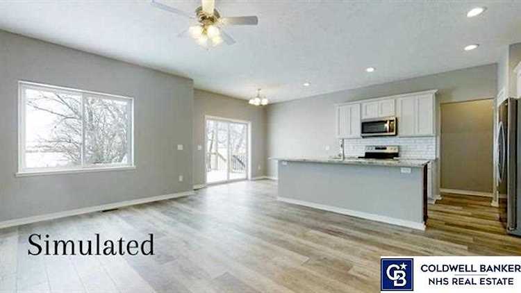 1115 Kantor Ln Hickman, NE 68372