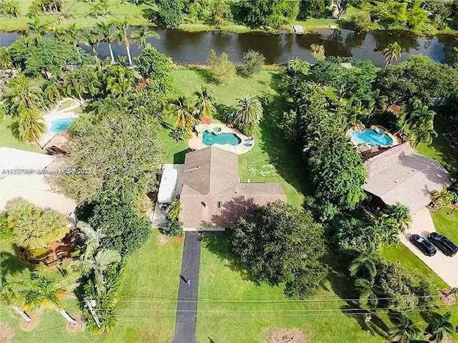 4830 SW 201st Ter Southwest Ranches, FL 33332