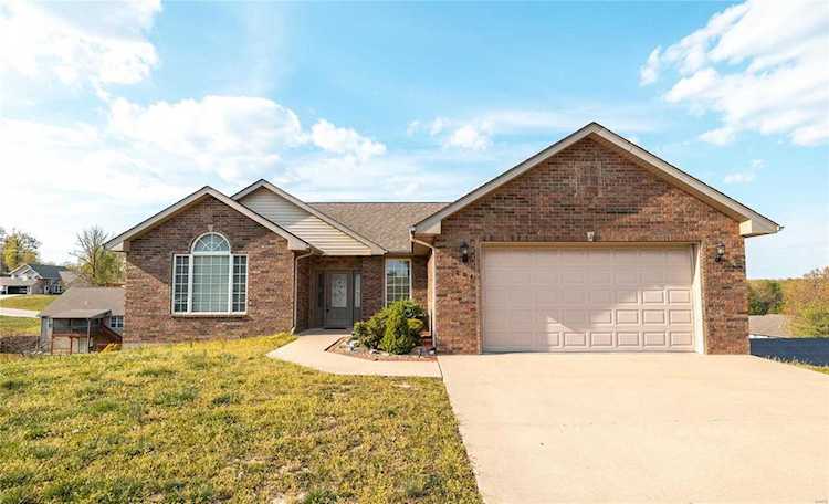 104 Page St Waynesville, MO 65583