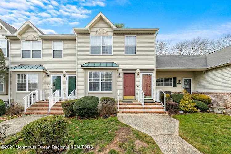 158 Yarmouth Ct Holmdel, NJ 07733