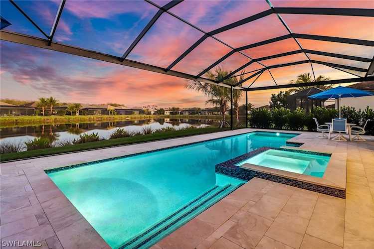 28511 Wharton Dr Bonita Springs, FL 34135
