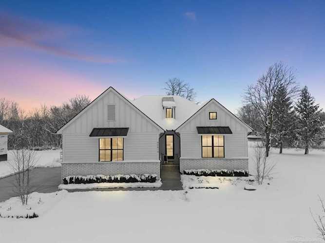 66819 Meadowlands Court Washington Twp, MI 48095