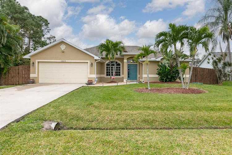 1628 SE Nancy Lane Port Saint Lucie, FL 34983