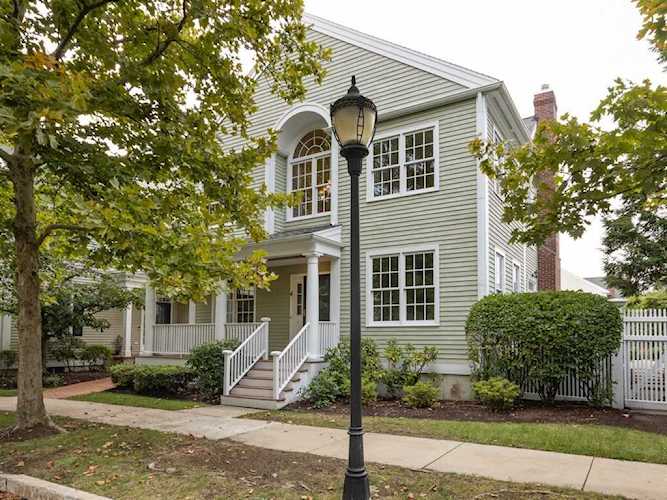4 Preston Square Quincy, MA 02171