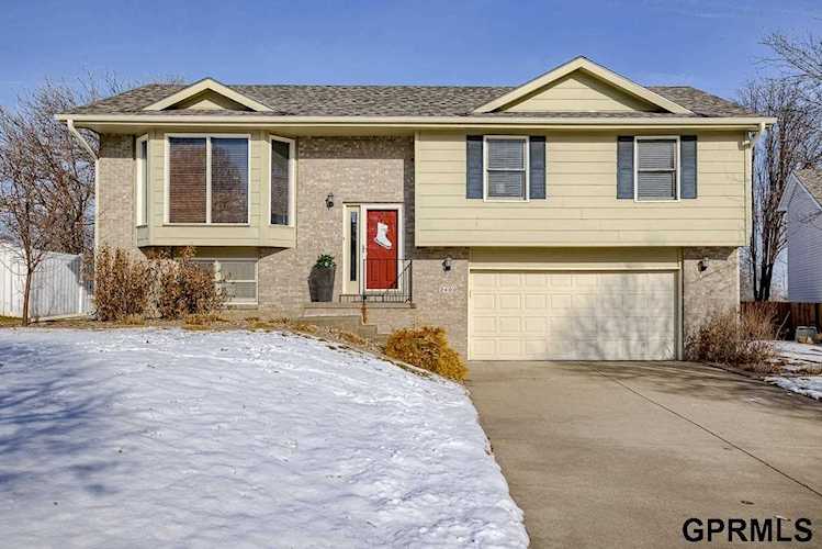 2400 Greenspire Circle Lincoln, NE 68521