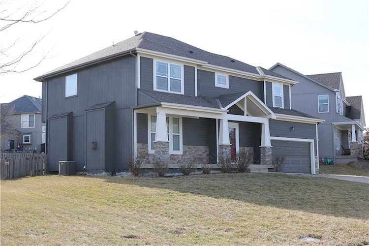 10232 Theden Circle Lenexa, KS 66220 | MLS 2418249 Photo 1