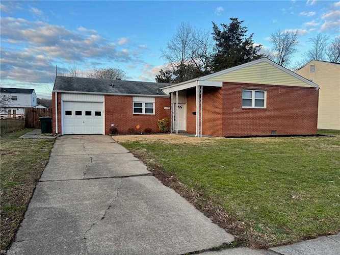 107 Greenwell Dr Hampton, VA 23666 | MLS 10472764 Photo 1