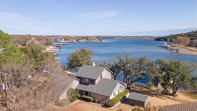 1406 E Tioga Court Granbury, TX 76048