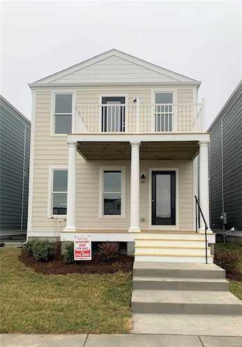 6128 New Town Dr St Charles, MO 63301
