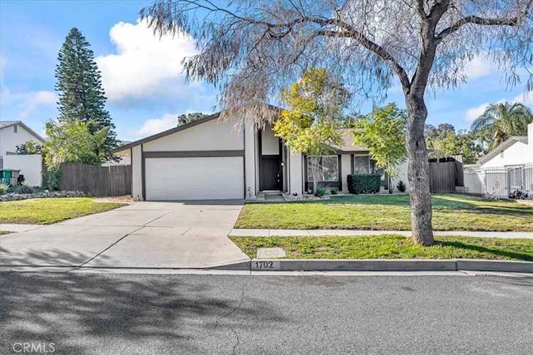 1702 Shirley Dr Corona, CA 92882