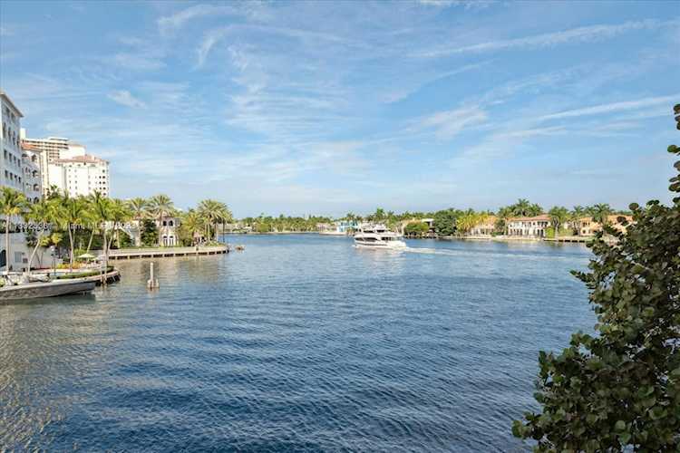 19707 Turnberry Way #TH-6 Aventura, FL 33180