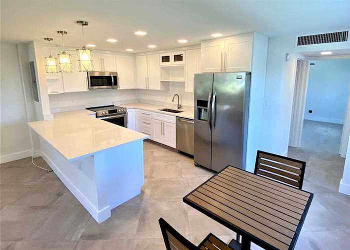 195 Flanders E Delray Beach, FL 33484