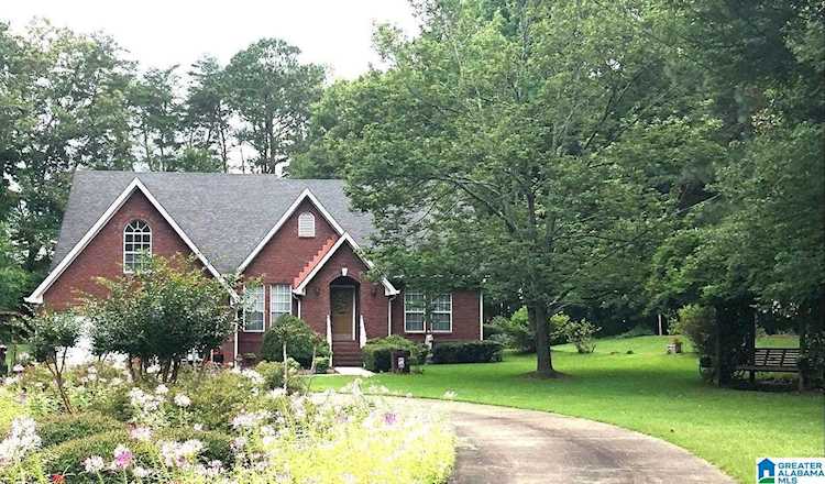 2046 Pinehurst Drive Gardendale, AL 35071