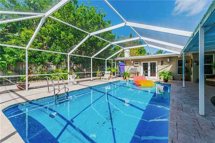 4811 Bayview Dr Fort Lauderdale, FL 33308