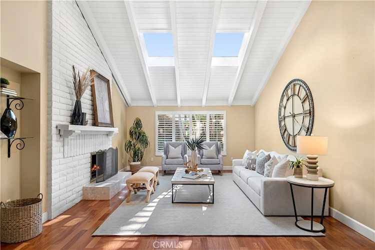 397 Vista Baya, Newport Beach, CA 92660 | RubyHome Photo 1