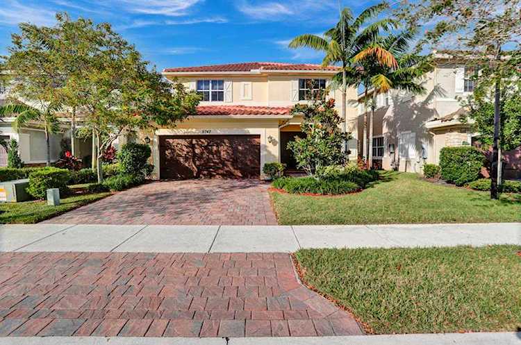 9747 Blue Isle Bay Parkland, FL 33076