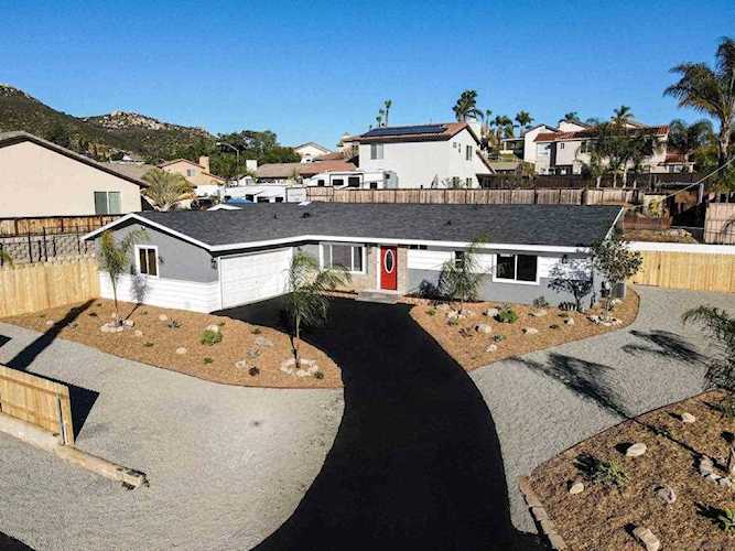 10702 El Nopal Santee, CA 92071