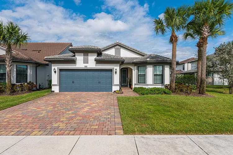 8293 Cinch Way Lake Worth, FL 33467