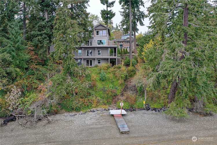 1106 Shorewood Dr Bremerton, WA 98312