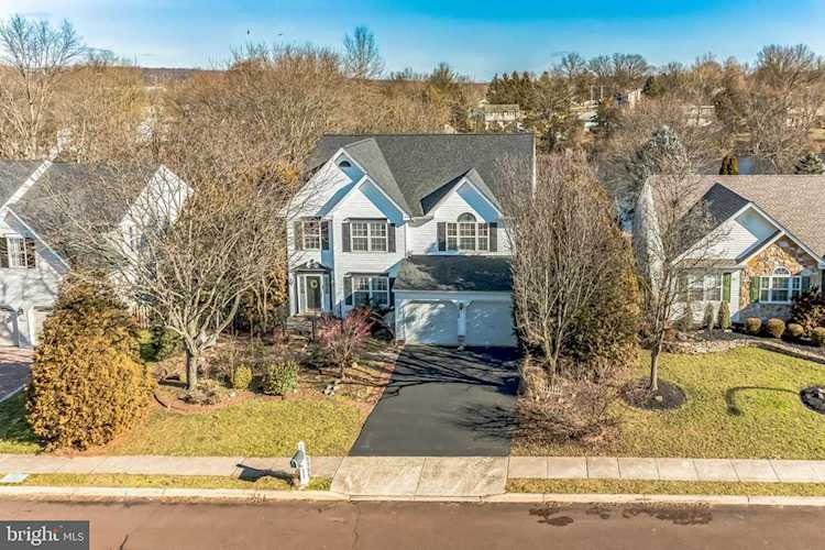 365 Essex Ct Perkasie, PA 18944