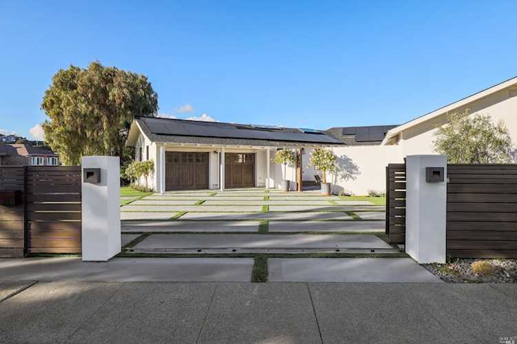 221 Martinique Avenue Tiburon, CA 94920