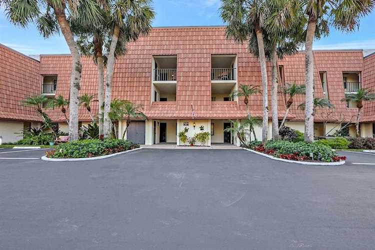 3100 SE Pruitt Road #H-201 Port Saint Lucie, FL 34952