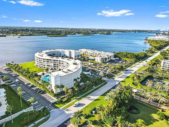 2760 S Ocean Boulevard #406 Palm Beach, FL 33480