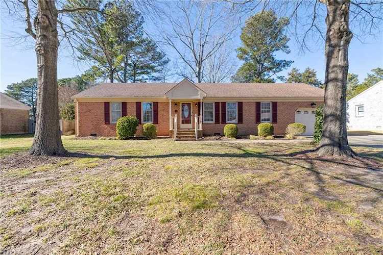 536 Scarborough Dr Chesapeake, VA 23322 | MLS 10472596 Photo 1