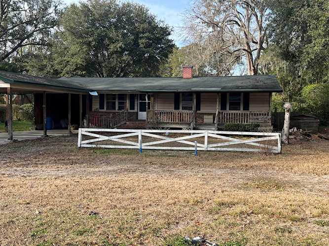 5744 Savannah Hwy Ravenel, SC 29470