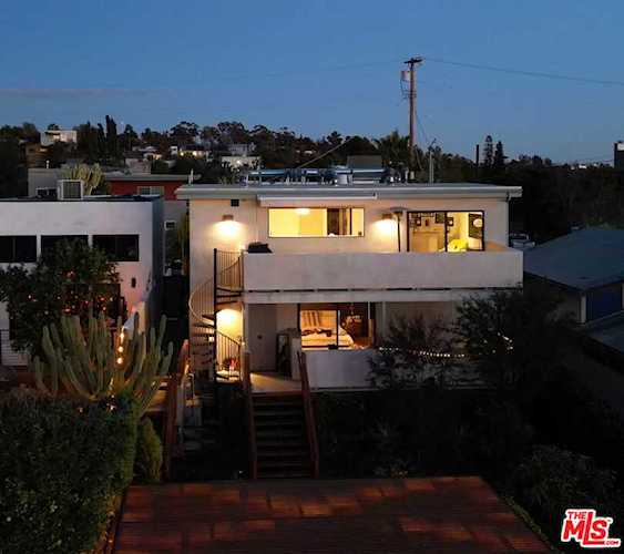1907 N Alvarado St Los Angeles, CA 90039