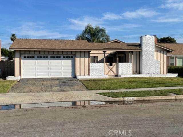 15242 Newcastle Ln Huntington Beach, CA 92647 | MLS OC23011701 Photo 1