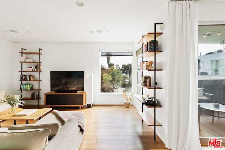 1351 Havenhurst Dr #301 West Hollywood, CA 90046
