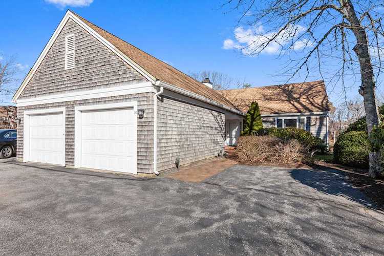 10 Juniper Circle Brewster, MA 02631