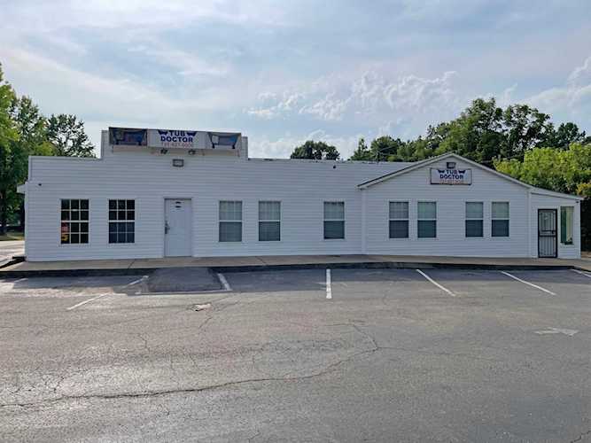 Haltom Real Estate, local REALTORS® Specialize in Selling Homes in Jackson, TN & Surrounding Areas : Madison County, Henderson County, Carroll County, Gibson County, Chester County, Hardeman County, Crockett County Photo 1