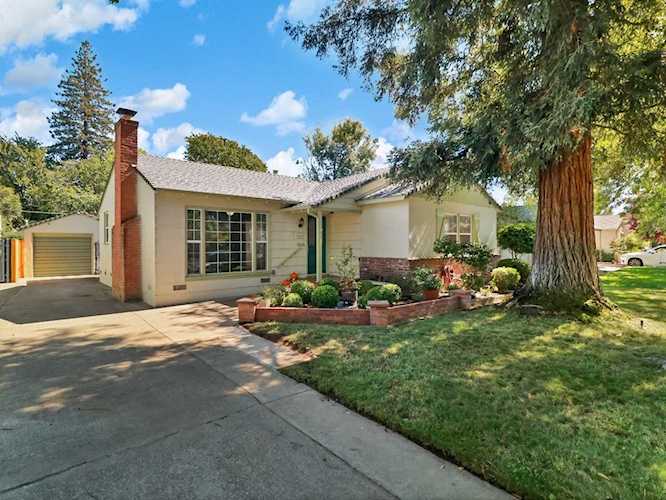 85 Coloma Way Sacramento, CA 95819 | MLS 222114010 Photo 1