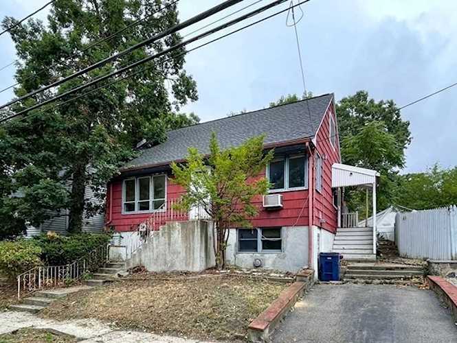 39 Desoto Rd Boston, MA 02132