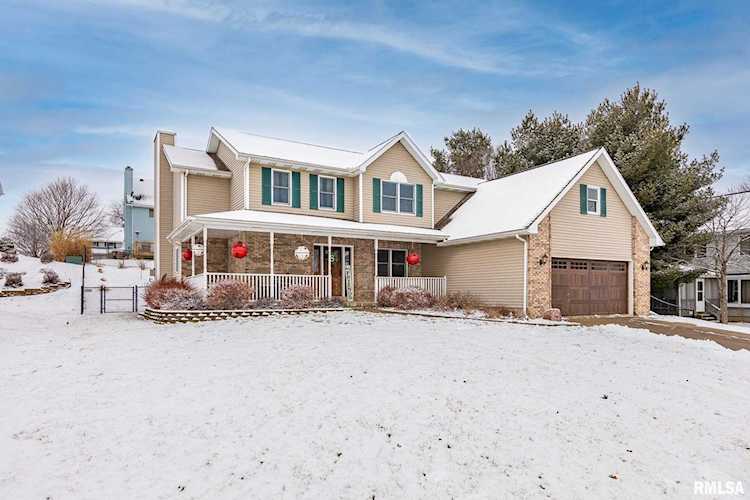 617 33rd Avenue North Clinton, IA 52732