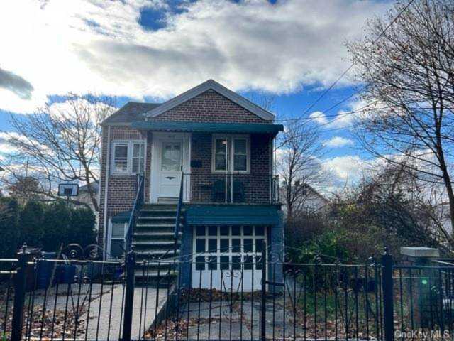 915 Calhoun Avenue Bronx, NY 10465